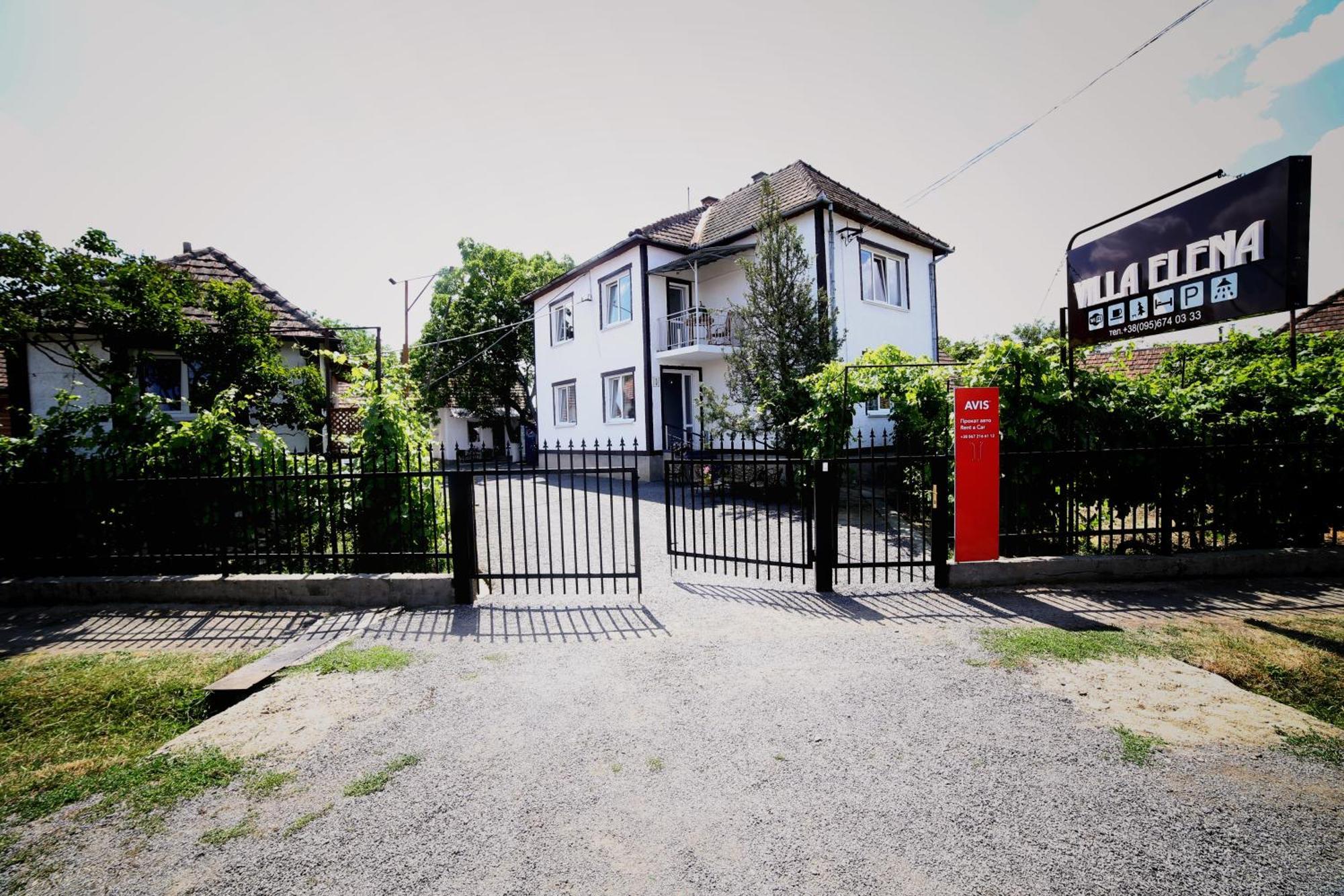 Villa Elena Yanoshi Exteriör bild